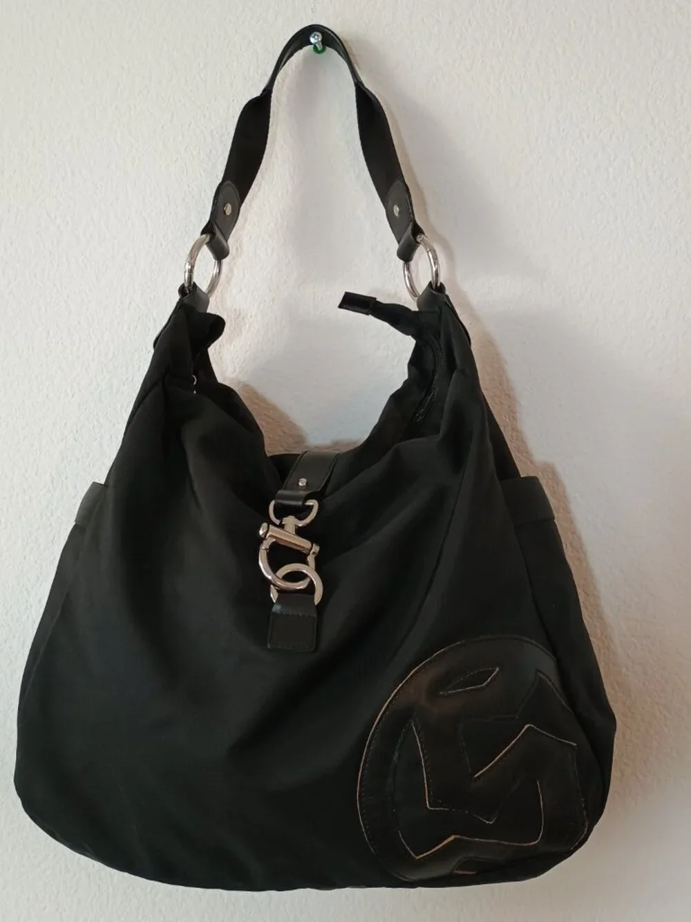 NWOT Lg Shoulder Bag Hobo Cow Leather Trim Brass Lock Zip Closure Multi Pockets